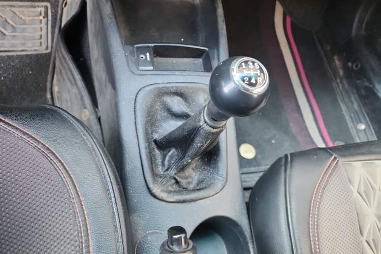 Used Kia Cerato 2010 1.6L MT GL Gear Lever