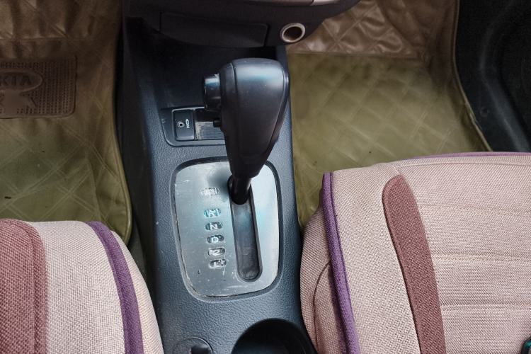 Used Kia Cerato 2010 1.6 AT GL Gear Lever