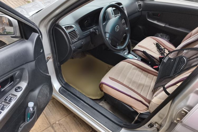 Used Kia Cerato 2010 1.6 AT GL Interior 3