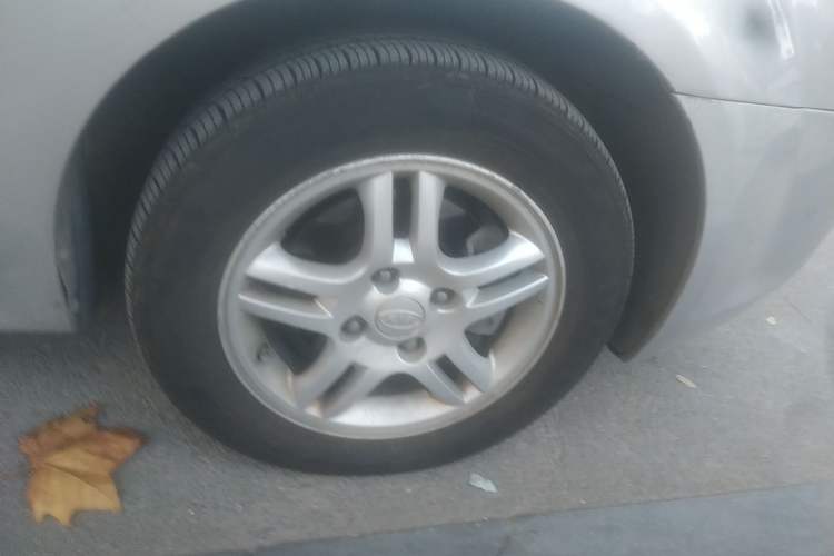 Used Kia Cerato 2010 1.6 AT GL Right Front Wheel Hub