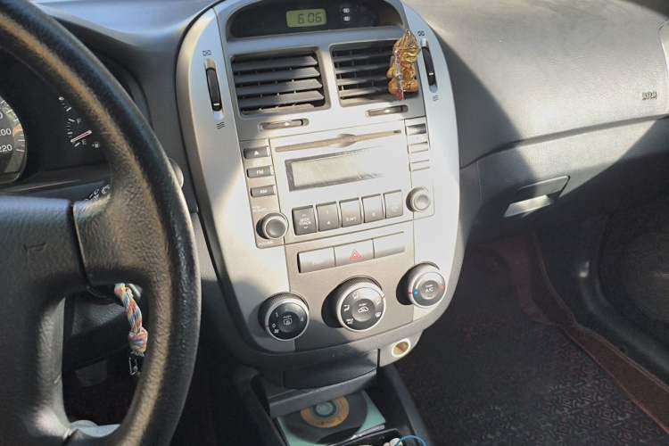 Used Kia Cerato 2010 1.6L MT GL Audio And AC Panel