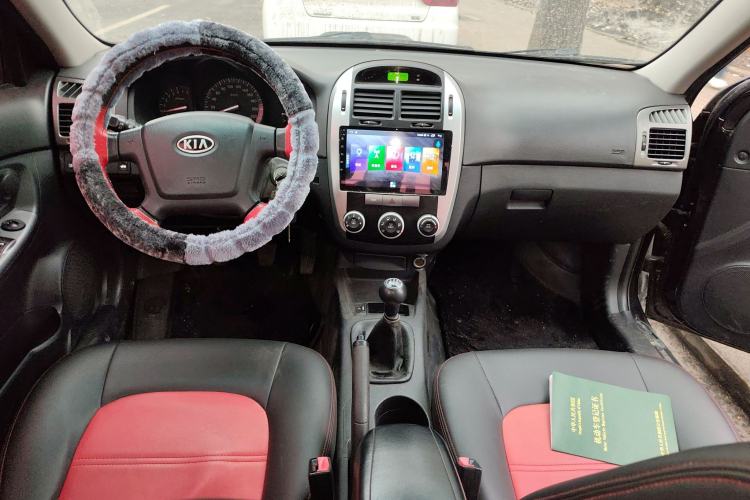Used Kia Cerato 2012 1.6L MT GL Center Console