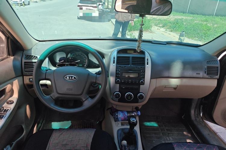 Used Kia Cerato 2012 1.6L MT GL Center Console