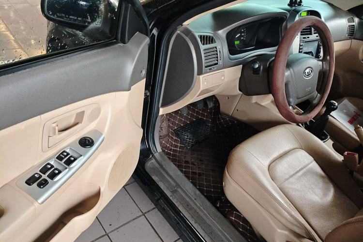 Used Kia Cerato 2012 1.6L MT GL Driver Seat