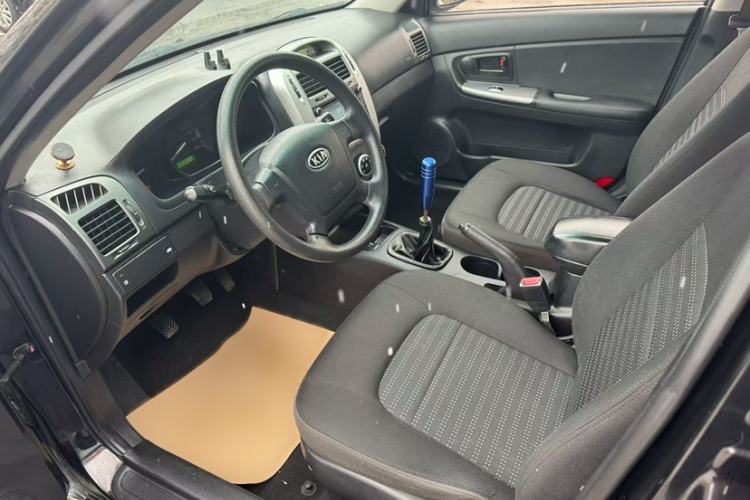 Used Kia Cerato 2012 1.6L MT GL Interior 2