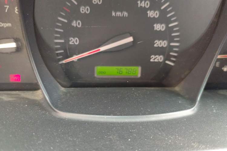 Used Kia Cerato 2012 1.6L MT GL Odometer Close Up