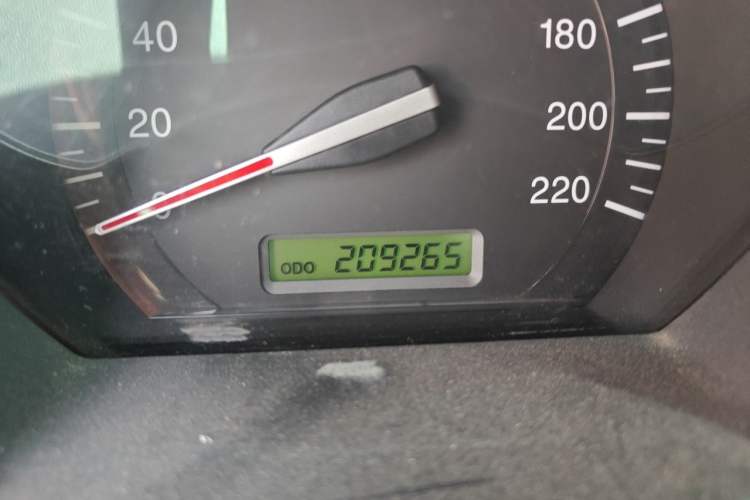 Used Kia Cerato 2012 1.6L MT GL Odometer Close Up