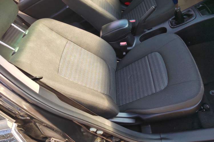 Used Kia Cerato 2012 1.6L MT GL Right Front Seat