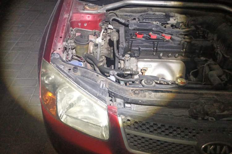 Used Kia Cerato 2012 1.6L MT GL Engine Bay Right