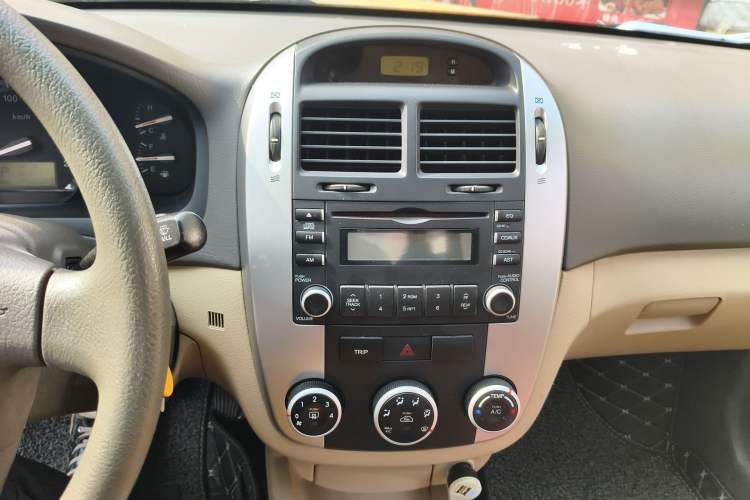 Used Kia Cerato 2012 1.6L AT GL Audio And AC Panel