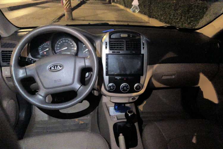 Used Kia Cerato 2012 1.6L MT GL Center Console