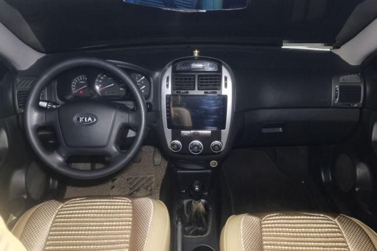 Used Kia Cerato 2012 1.6L MT GL Center Console