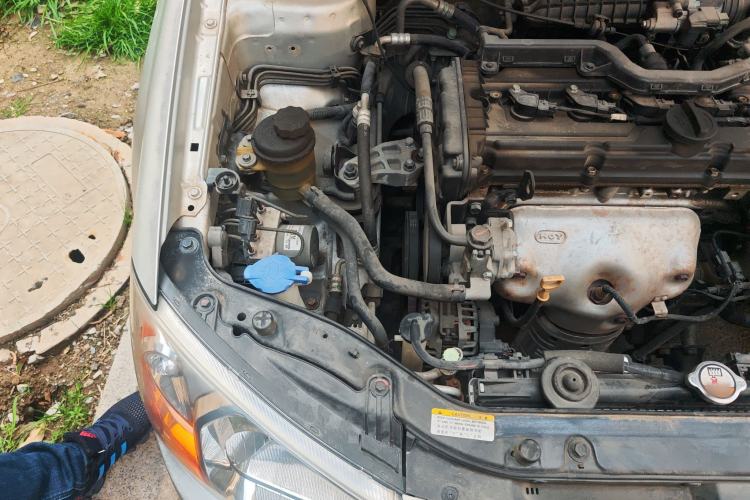 Used Kia Cerato 2012 1.6L MT GL Engine Bay Right