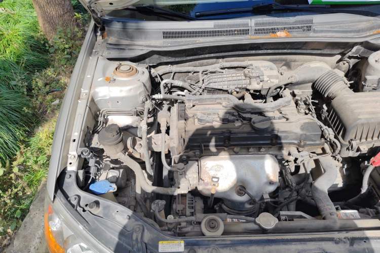 Used Kia Cerato 2012 1.6L MT GL Engine Bay Right