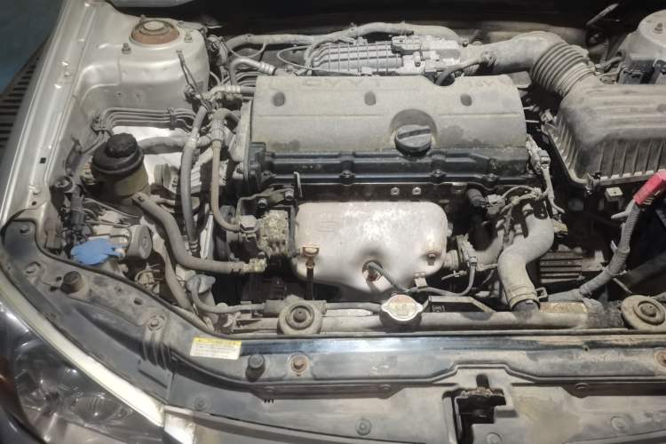 Used Kia Cerato 2012 1.6L MT GL Engine Bay Right