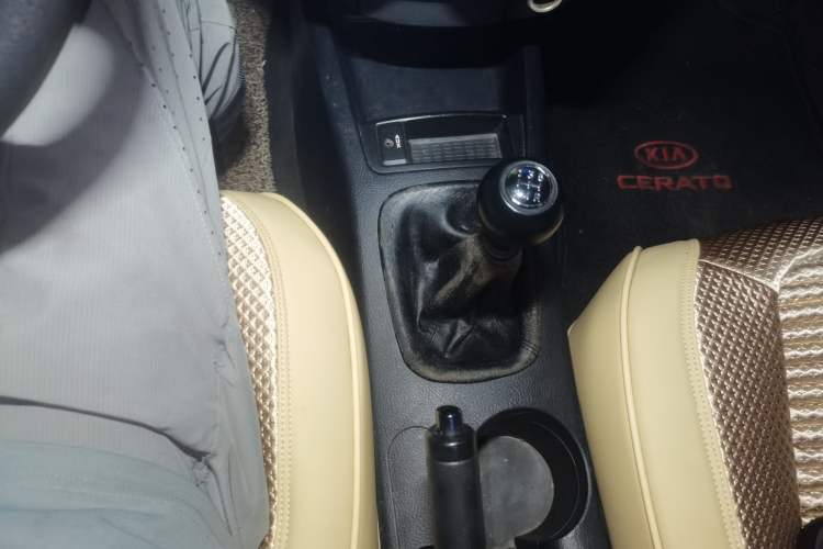 Used Kia Cerato 2012 1.6L MT GL Gear Lever