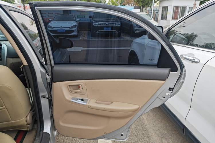 Used Kia Cerato 2012 1.6L MT GL Interior 6