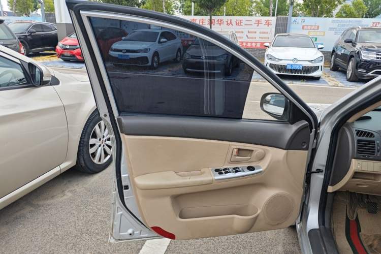 Used Kia Cerato 2012 1.6L MT GL Interior 7