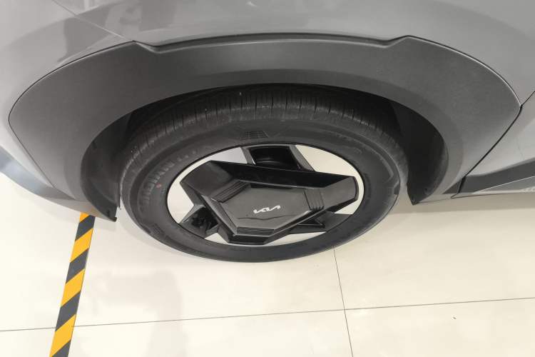Used Kia EV5 2024 530 Light Left Front Wheel Hub
