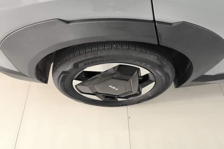 Used Kia EV5 2024 530 Light Right Rear Wheel Hub
