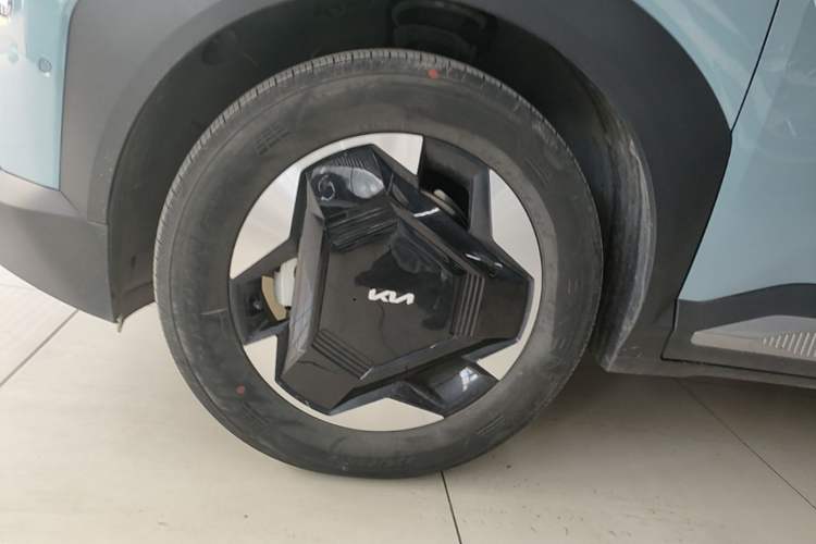Used Kia EV5 2024 530 Land Left Front Wheel Hub