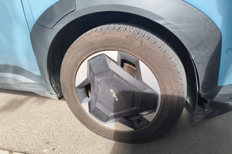 Used Kia EV5 2024 530 Land Right Front Wheel Hub