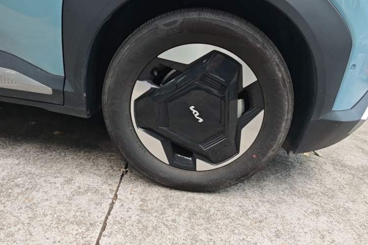 Used Kia EV5 2024 530 Land Right Front Wheel Hub