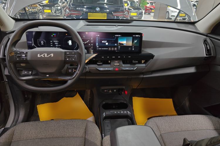 Used Kia EV5 2024 530 Light Center Console