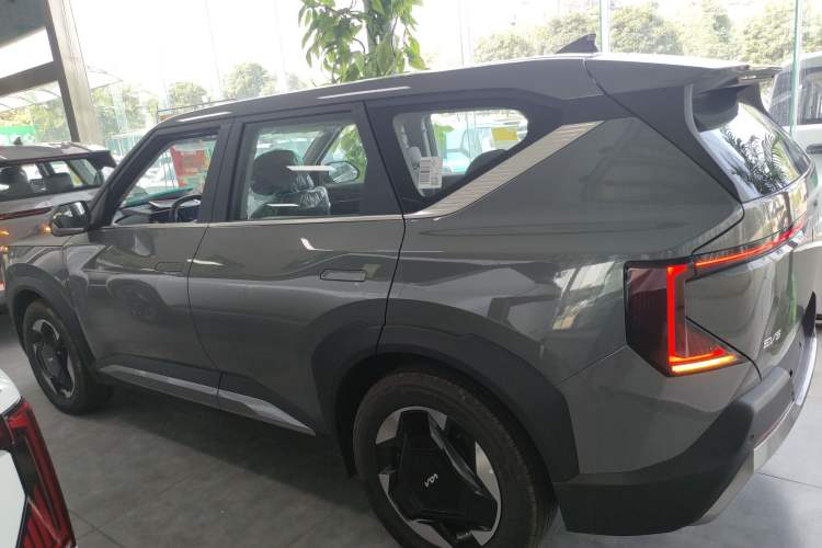 Used Kia EV5 2024 530 Light Exterior 3