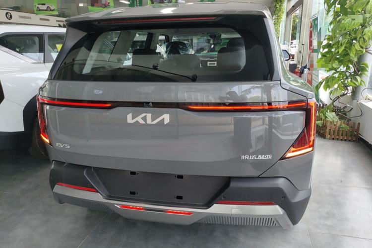 Used Kia EV5 2024 530 Light Exterior 4