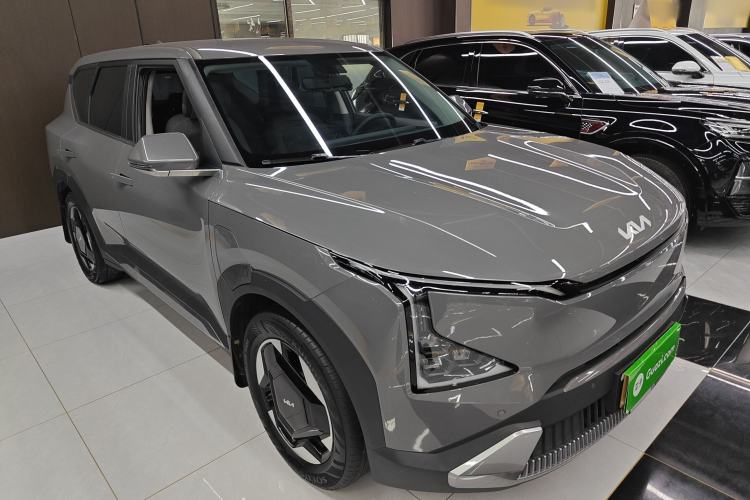 Used Kia EV5 2024 530 Light Front Right 45 Deg