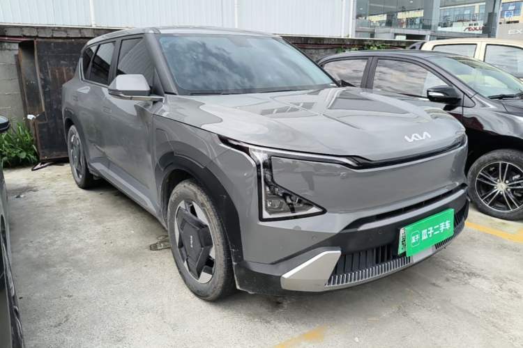 Used Kia EV5 2024 530 Light Front Right 45 Deg
