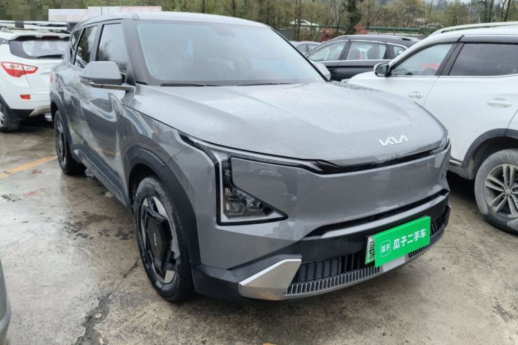 Used Kia EV5 2024 530 Light Front Right 45 Deg
