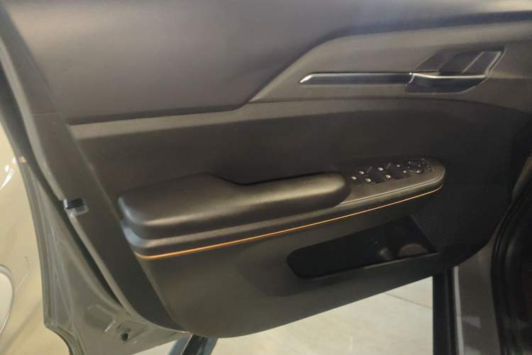 Used Kia EV5 2024 530 Light Interior 7