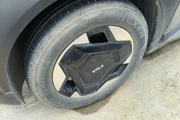 Used Kia EV5 2024 530 Light Left Front Wheel Hub