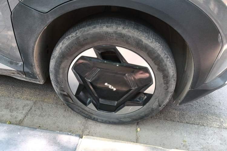 Used Kia EV5 2024 530 Light Right Front Wheel Hub