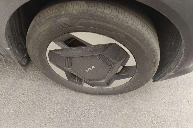 Used Kia EV5 2024 530 Air Right Front Wheel Hub
