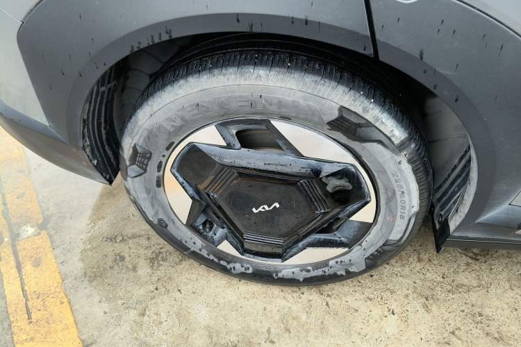 Used Kia EV5 2024 530 Light Right Rear Wheel Hub