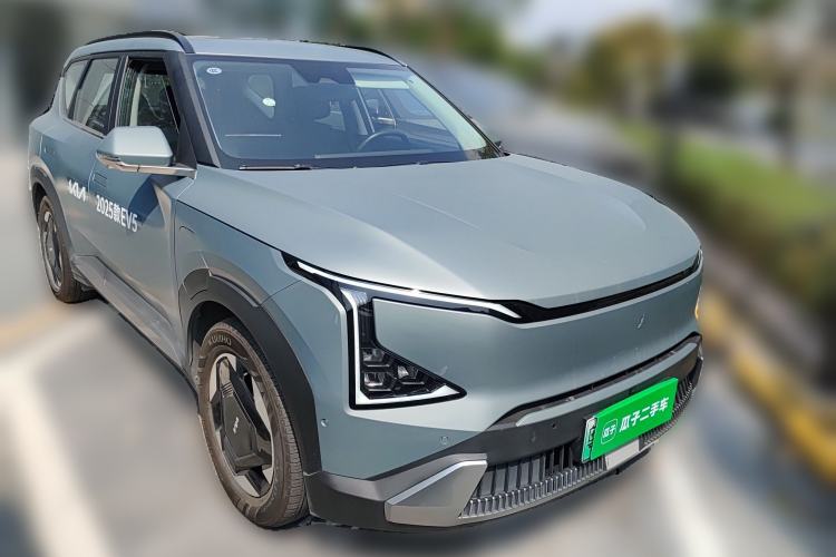 Used Kia EV5 2024 530 Land Front Right 45 Deg