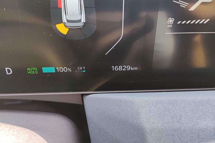 Used Kia EV5 2024 530 Land Odometer Close Up