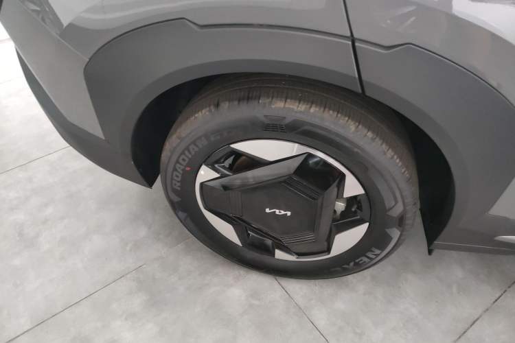 Used Kia EV5 2024 530 Light Exterior 8