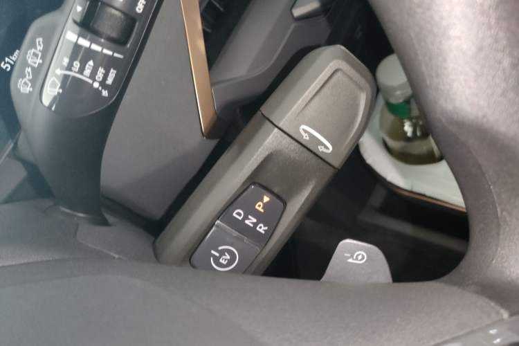 Used Kia EV5 2024 530 Light Gear Lever