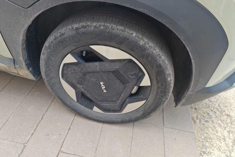 Used Kia EV5 2024 720 Air Right Front Wheel Hub