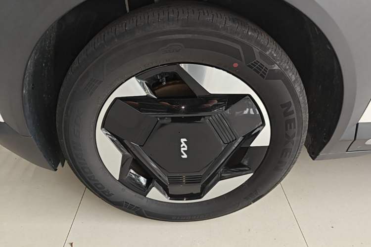 Used Kia EV5 2024 530 Land Left Front Wheel Hub