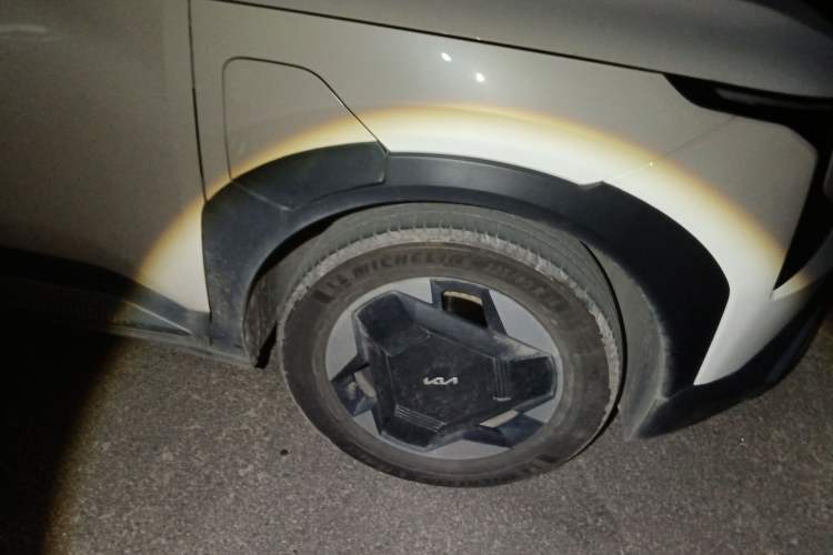 Used Kia EV5 2024 530 Light Right Front Wheel Hub