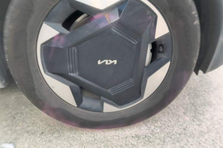 Used Kia EV5 2024 530 Light Right Front Wheel Hub