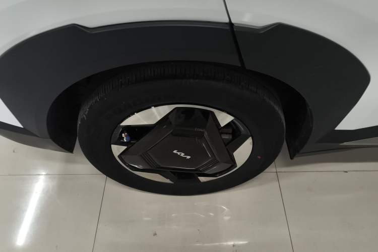 Used Kia EV5 2024 530 Air Right Rear Wheel Hub
