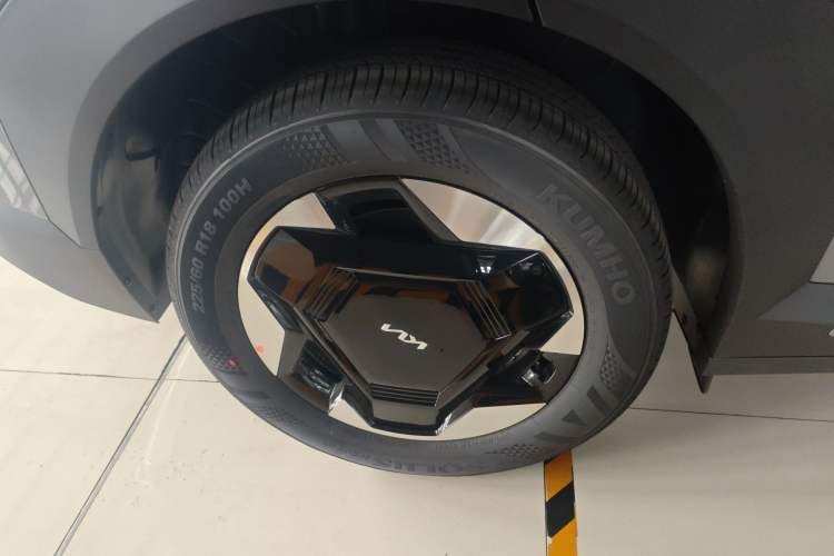 Used Kia EV5 2025 530 Air Exterior 8