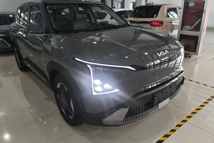 Used Kia EV5 2025 530 Air Front Right 45 Deg