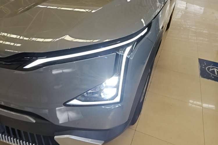 Used Kia EV5 2025 530 Light — 8